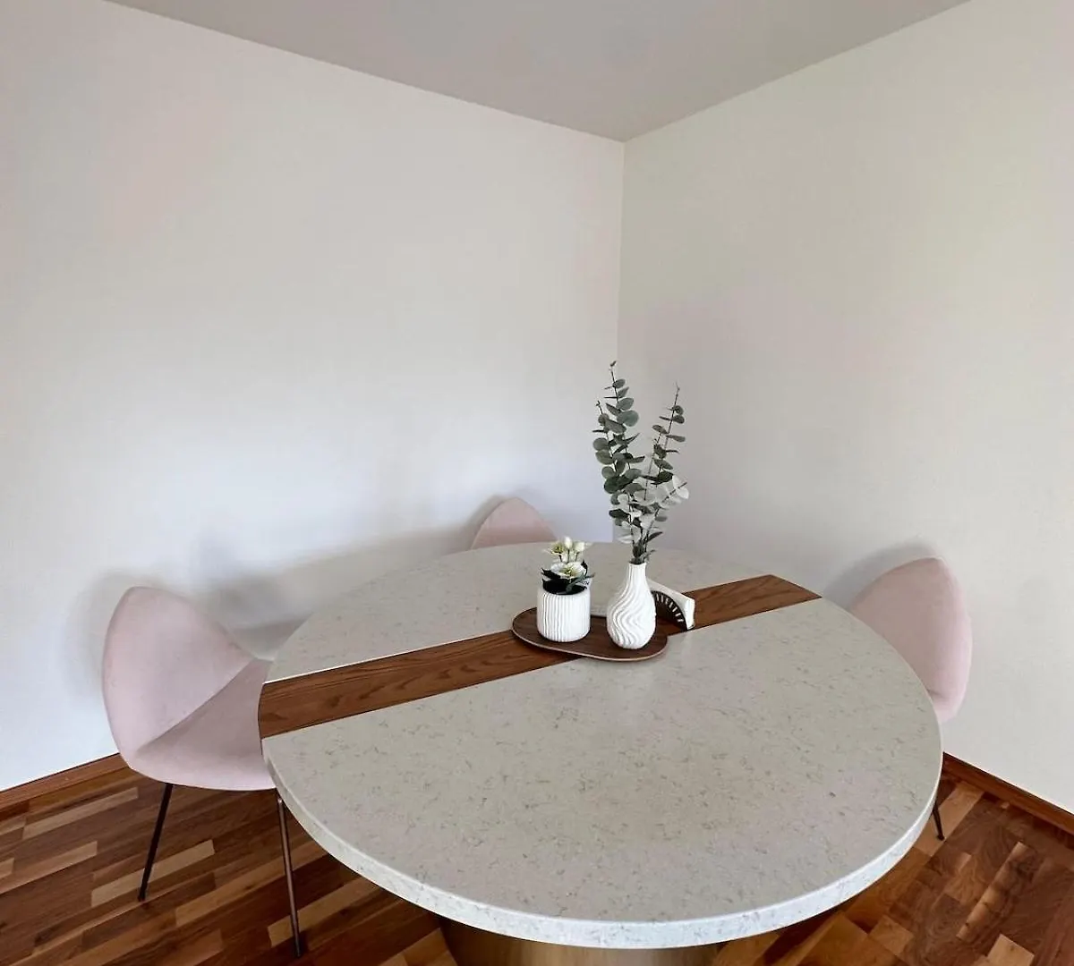 Bright & Stylish Apartment In Vienna - Newly Renovated, City Center Easy To Reach Österrike